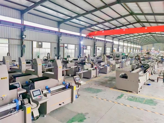 Profili di alluminio Centri di lavorazione CNC Macchine di fresatura automatiche per trivellazione CNC con lunghezza di 3000 mm