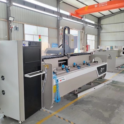 3+1 Asse Centro di lavorazione CNC per profili di alluminio per la fabbricazione di pareti a tenda