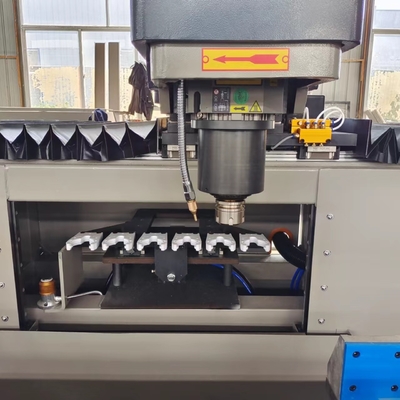 Centro di percorso di alluminio di profilo di CNC del centro di lavorazione di CNC di alluminio della porta e della finestra