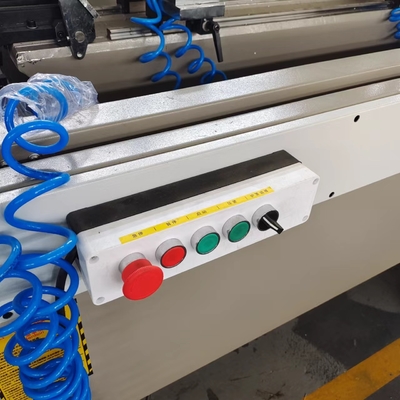 Macchine CNC per finestre e porte in alluminio