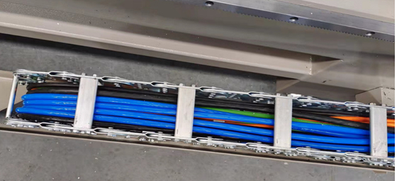 Profilo di alluminio macchina a segatura automatica sega lama di 500 mm di diametro taglio 45 e 90 gradi