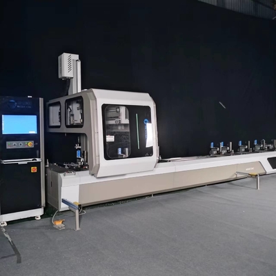 Perforazione CNC Fresatura Tapping Taglio Fine Fresatura sulla macchina di profilo Alu Centro di lavorazione CNC con 4 assi controllati