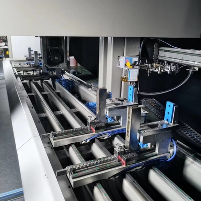 Perforazione CNC Fresatura Tapping Taglio Fine Fresatura sulla macchina di profilo Alu Centro di lavorazione CNC con 4 assi controllati