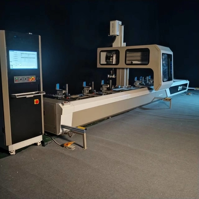 Perforazione CNC Fresatura Tapping Taglio Fine Fresatura sulla macchina di profilo Alu Centro di lavorazione CNC con 4 assi controllati