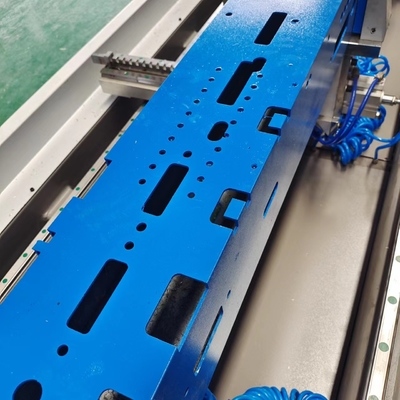 Centrale di lavorazione CNC ad alta efficienza per la perforazione a 4 assi per la lavorazione di profili di alluminio