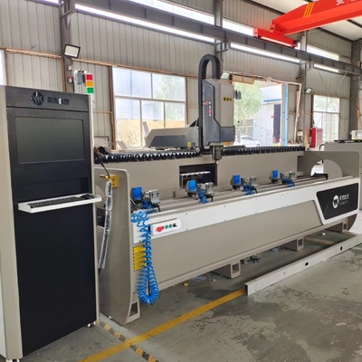 3000mm /3200mm Cambio automatico di attrezzi Centro di lavorazione per la trivellazione CNC Copia CNC Router Macchina per la fabbricazione di porte di vetro in alluminio