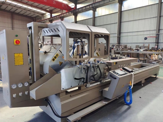 Seghe di taglio a doppia mitra CNC da 6000 mm con angolo di taglio di 45 e 90 gradi per alluminio e PVC