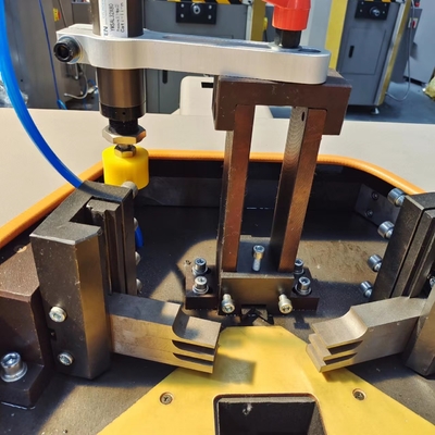 160mm Heavy Duty Hydraulic Corner Crimping Machine Macchina per la fabbricazione di porte e finestre in alluminio