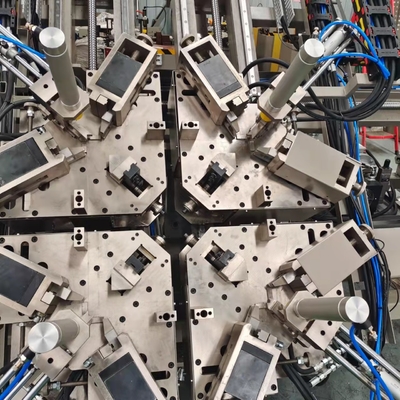 Macchina per il crimping di angoli CNC a 4 teste Macchina per il crimping di porte e finestre in alluminio idraulico