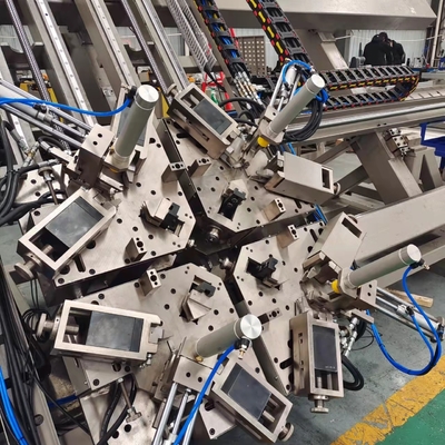 Macchina per il crimping degli angoli di profilo in alluminio CNC a 4 teste per porte e finestre professionali di grandi dimensioni