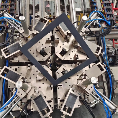 Macchina automatica CNC 4 teste per il crimping degli angoli per la fabbricazione di porte di finestre in alluminio con sistema delta