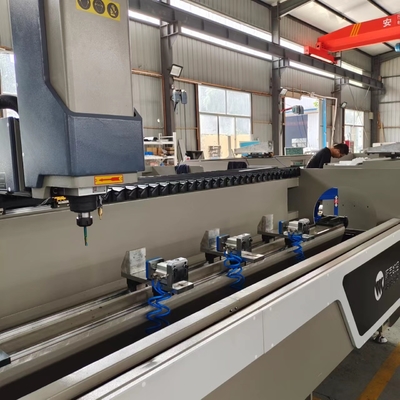 Alumini UPVC 3+1 Asse Macchine per la perforazione CNC Finestra Porta Cortina Parete Copia Router Macchine