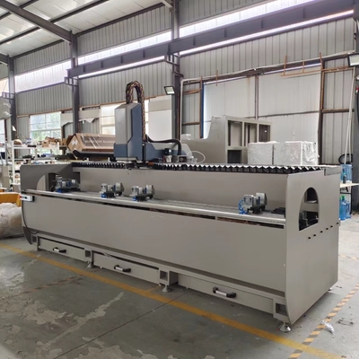 2500mm Profilo di alluminio 3 lati Centrale di lavorazione di fresatura e perforazione Macchina CNC per luce a LED Porta finestra