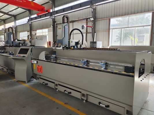 2500mm CNC per la perforazione e la fresatura dell'alluminio per l'industria del mobile
