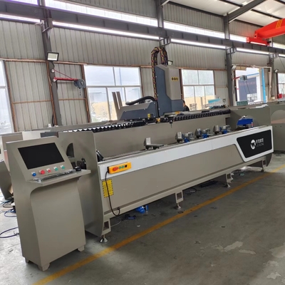 Centri di lavorazione CNC in alluminio Macchine CNC per perforazione di porte e finestre in alluminio