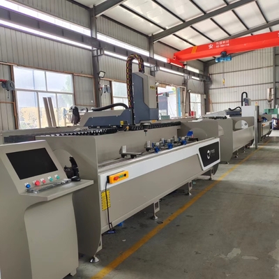 Macchine CNC per la perforazione e la fresatura di profili di alluminio