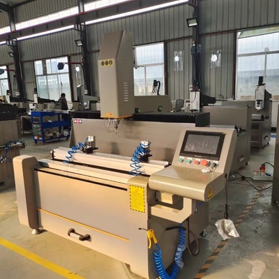 1200 mm Macchine per la fabbricazione di porte e finestre in alluminio Cnc Copia Router Macchine per la fresatura e perforazione per la fabbricazione di alluminio