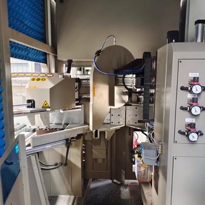 Centrale di seghe di taglio in alluminio per la fabbricazione di porte a finestre Centrale di macchine a finestre automatiche CNC