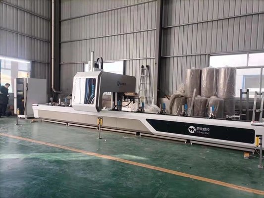 Centrale di lavorazione CNC per il taglio di profili di alluminio a 4 assi