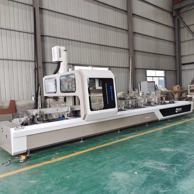 Centrale di lavorazione CNC per il taglio di profili di alluminio a 4 assi