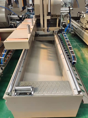 Seghe a doppia testa a mitra 600 mm Porta Finestra Cnc Machine di taglio alluminio