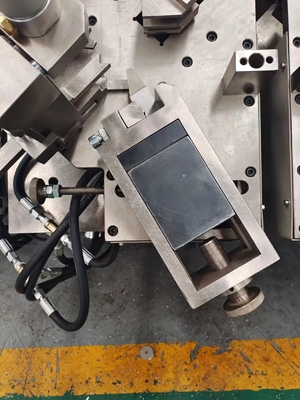 Vendite di macchine di crimping per angoli di finestre in alluminio CNC professionali
