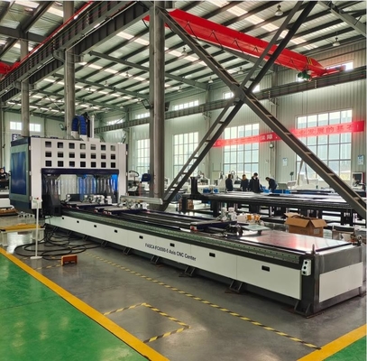 5 assi centro di lavorazione CNC verticale per profili industriali in alluminio, porte, finestre, pareti a tenda, ecc.