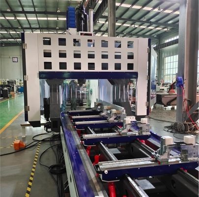 Centro di lavorazione CNC a 5 assi per profili industriali di alluminio con 12 riviste utensili per perforazione, fresatura e taglio