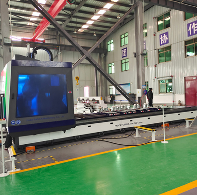 6500 mm Tipo di corniciera verticale 5 assi Centro di lavorazione CNC per l'alluminio industriale, rame, lavorazione del Pvc