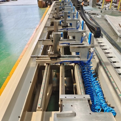 Macchina di taglio dell'alluminio CNC per la trivellazione a 4 assi, fresatura e taglio per pareti e porte delle finestre
