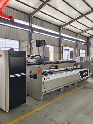 Centro di lavorazione CNC 380V/50HZ con lunghezza di lavorazione di 3,2 m in vendita