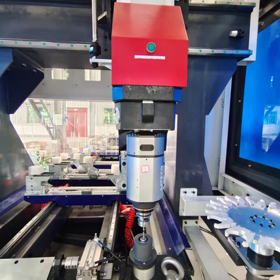 Macchine CNC a 5 assi per il taglio dell'alluminio, per la perforazione, per la fresatura e per la lavorazione del tappeto