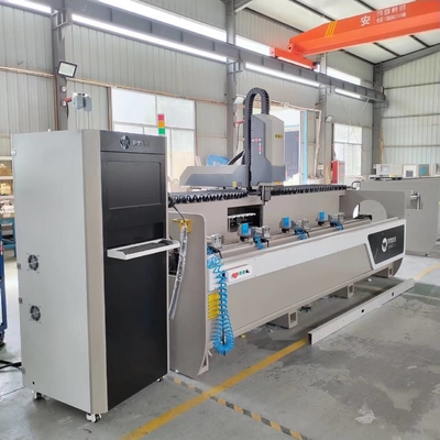 Macchina per perforare CNC in alluminio per porta finestra 3200mm 3000mm Centro di lavorazione CNC a 3 assi con 6 cambio attrezzi