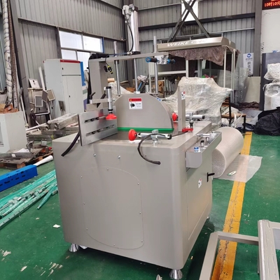 Macchine per la produzione di porte e finestre in PVC Macchine per il taglio di seghe