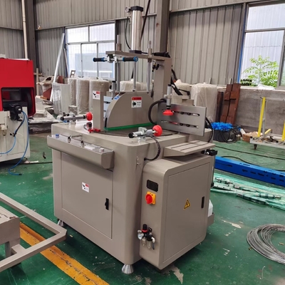 Macchine per la produzione di porte e finestre in PVC Macchine per il taglio di seghe