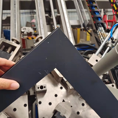 4 Macchine di combinazione di angolo di testa per finestre e porte in alluminio