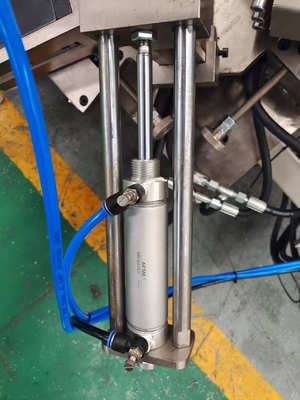 4 Macchine di combinazione di angolo di testa per finestre e porte in alluminio