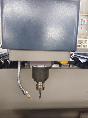 Centro di lavoro automatico per la lavorazione dell'alluminio per la lavorazione dei profili di porte e finestre