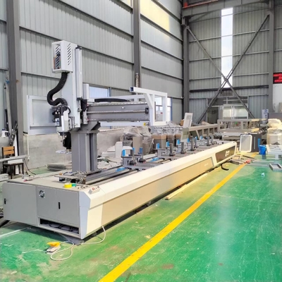 Centro di lavoro in alluminio per lavorazione CNC a 4 assi