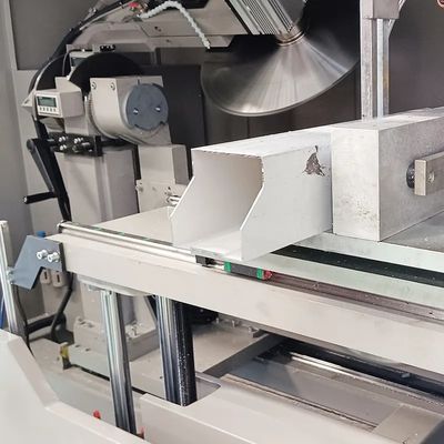 Macchina di taglio di seghe di alluminio ad alta efficienza